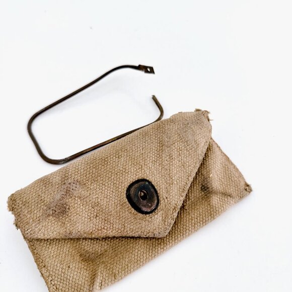 ANTIQUE WWII DRESSING FIRST AID POUCH KHAKI CANVAS - Picture 3 of 11